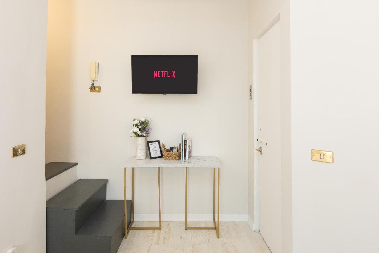 Tiny Studio Piazza Del Popolo Hotel โรม ภายนอก รูปภาพ